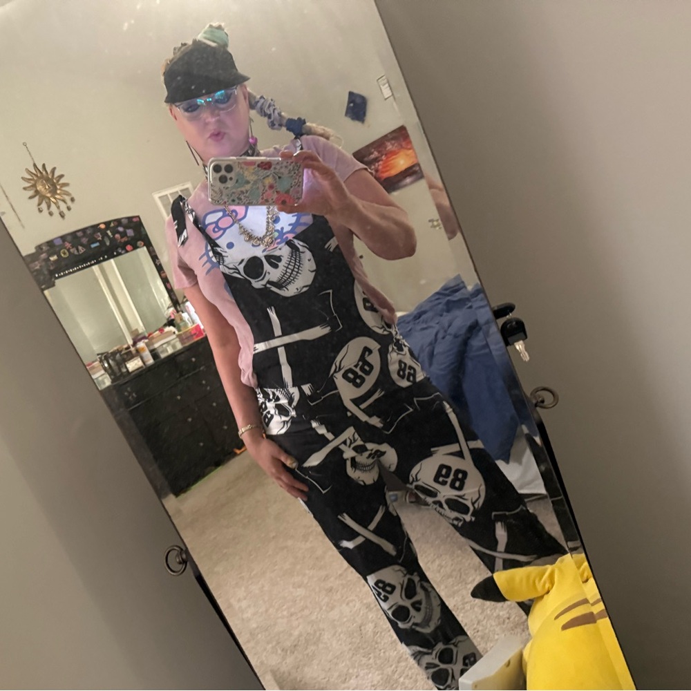 Silky skull print Jumpsuit size XL- lightweight